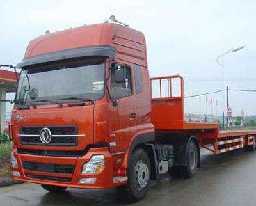 大型半掛車(chē)